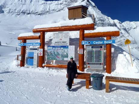 Rocheuses canadiennes: indications de directions sur les domaines skiables – Indications de directions Fernie