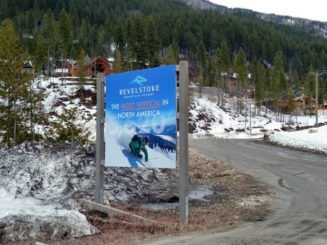 Columbia-Shuswap: Accès aux domaines skiables et parkings – Accès, parking Revelstoke Mountain Resort