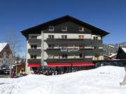 Hôtel Gorfion à côté du point de rencontre de l'école de ski