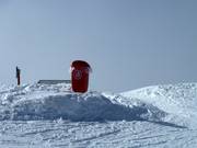 Poubelle également disponible sur les hauteurs du domaine skiable