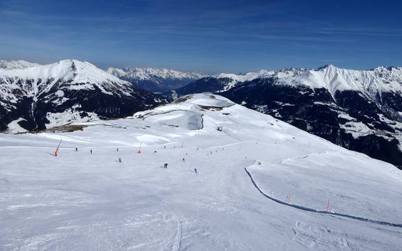 Skier dans l' Oberinntal (haute vallée de l'Inn)