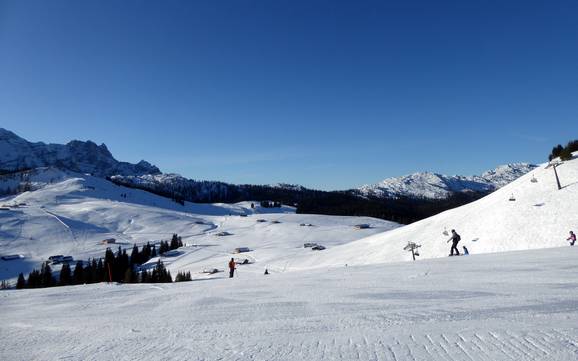 Skier dans la Salzburger Saalachtal (vallée de la Saalach)