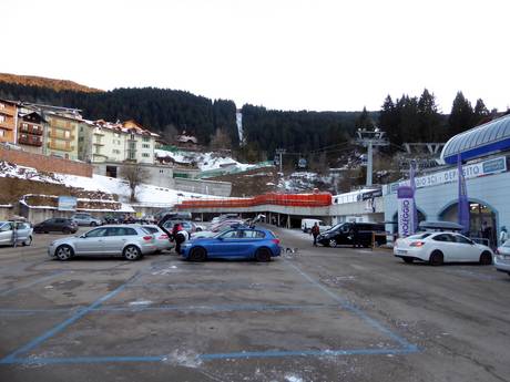 Skirama Dolomiti: Accès aux domaines skiables et parkings – Accès, parking Paganella – Andalo