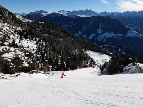 Domaines skiables pour skieurs confirmés et freeriders Catinaccio (Rosengarten) – Skieurs confirmés, freeriders Latemar – Obereggen/Pampeago/Predazzo