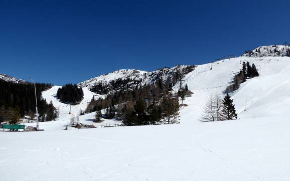 Skier dans les Alpes kamniques 