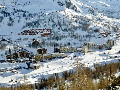 Alpes du Sud françaises: offres d'hébergement sur les domaines skiables – Offre d’hébergement Isola 2000