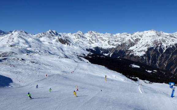 Skier dans les Alpes du Stubai