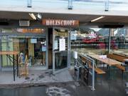 Chalet en bois à la station intermédiaire de Latschau