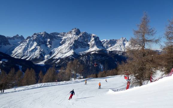 Le plus haut domaine skiable dans les Alpes carniques (Karnischer Hauptkamm) – domaine skiable 3 Zinnen Dolomites – Monte Elmo/Stiergarten/Croda Rossa/Passo Monte Croce