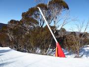 Enneigement par canons à neige dans la station de ski Thredbo