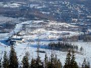 Vue sur les pistes depuis le Skalnaté Pleso jusqu'à la station de vallée
