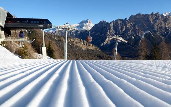 Préparation des pistes Cortina d’Ampezzo – Préparation des pistes Cortina d'Ampezzo