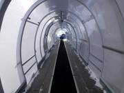 Tapis roulant de retour à la station supérieure du téléphérique du Dachstein