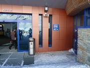 Poubelles et toilettes bien situées