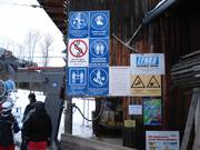 Panneaux d'information à la station de vallée