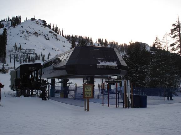 Mt. Disney Express - 4 places | Télésiège rapide (débrayable)