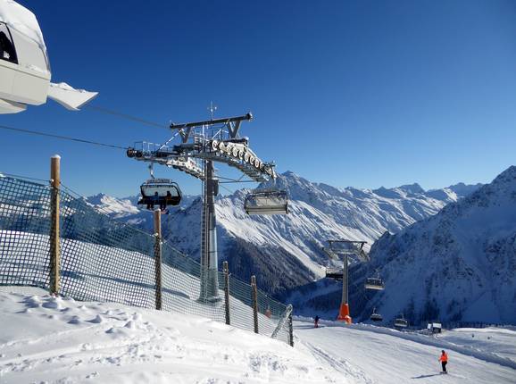 Kristallbahn - 6 places | Télésiège rapide (débrayable) avec capots de protection et sièges chauffants