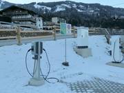 Borne de recharge électrique à la station inférieure du téléphérique Spieljochbahn à Fügen