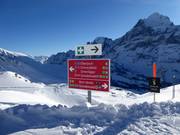 Signalisation des pistes sur le domaine skiable du First