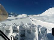 Conduire un PistenBully - vue depuis le cockpit