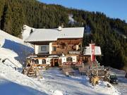Auberge alpine Kohleralm à la station intermédiaire du téléphérique Spieljochbahn