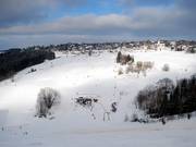 Vue depuis la pente raide vers la pente ensoleillée et la pente Brüchetalhang