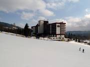 L'hôtel Mercure Zakopane Kasprowy se trouve directement au pied des pistes.