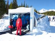 Big Sky Carpet Surface Lift 4 (Bear Basin) - Tapis roulant/Moving Carpet recouvert d’une galerie