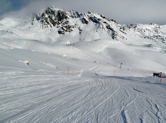 Descente vers le téléski Madrisa