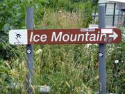 Panneau indicateur vers Ice Mountain