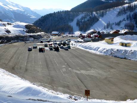 Nizza: Accès aux domaines skiables et parkings – Accès, parking Auron (Saint-Etienne-de-Tinée)