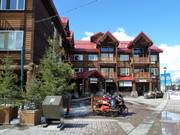 Café Slopeside Cornerstone