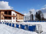 Espace enfants en contrebas du Mountain Shelter.