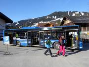 Skibus à la station de vallée de Lenk