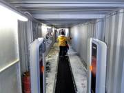 Magic Carpet - Tapis roulant recouvert d’une galerie