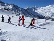 Cours de ski pour enfants dans le domaine skiable Hohsaas