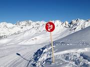 Marquage clair des bords de piste