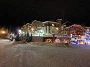 L'hôtel Sun Peaks Grand la nuit