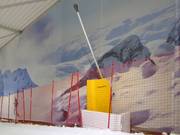 Lance à neige dans le hall de ski SNØ près d'Oslo