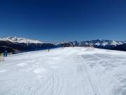 Piste d'entraînement avec tapis roulant à la station intermédiaire