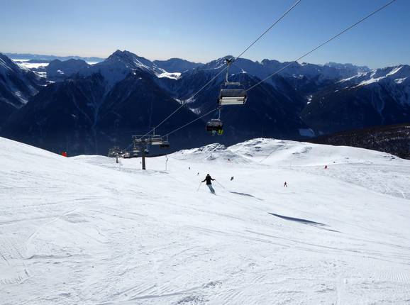 Le domaine skiable de Schwemmalm offre des pistes larges et un panorama magnifique