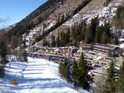 Vue sur les hébergements à Pampeago