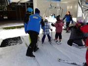 On accorde beaucoup d'attention aux enfants.