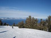 Piste avec vue sur le Lake Tahoe