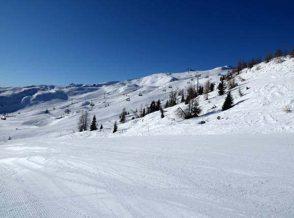 Vue sur la zone supérieure du domaine skiable