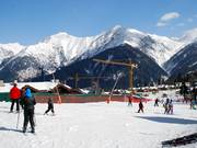 Activité de construction intense au village olympique.