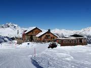 Le refuge Ascherhütte au cœur du domaine skiable