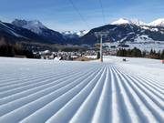 Pente ensoleillée fraîchement préparée