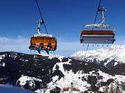 Bürglalmbahn - 6 places | Télésiège rapide (débrayable) avec capots de protection