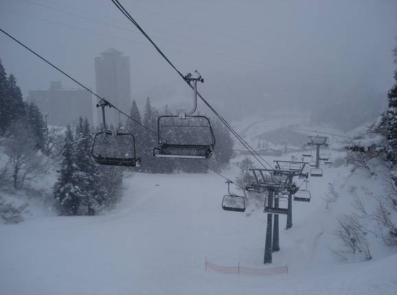 Lift 3 Main - 4 places | Télésiège rapide (débrayable)